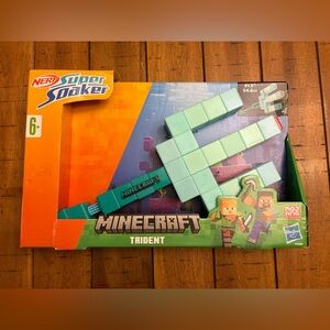 Nerf Super Soaker Minecraft Trident - Aqua and Purple